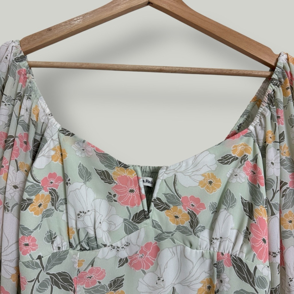 ABERCROMBIE & FITCH Blouse Women Size Small Green Floral 3/4 Sleeves Cropped Top - Picture 3 of 12
